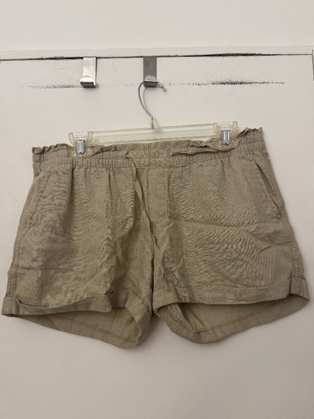 Old Navy Linen Khaki Shorts - Size Medium